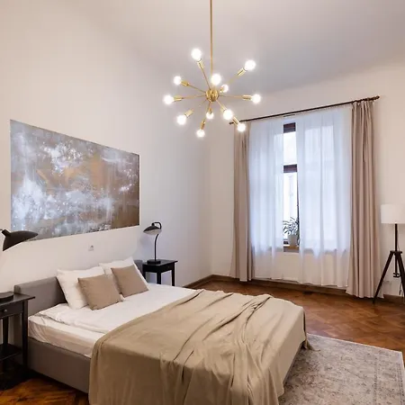 Old Modern And Spacious 2 Bedroom * 里加