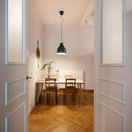 Old Modern And Spacious 2 Bedroom * 里加