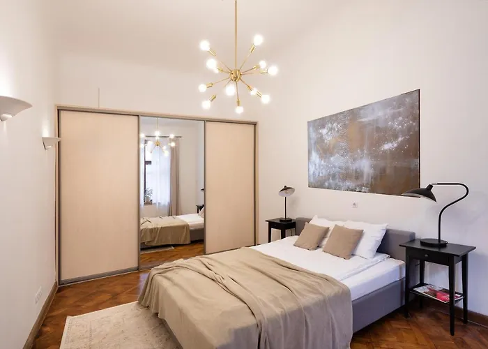 Daire Old Modern And Spacious 2 Bedroom