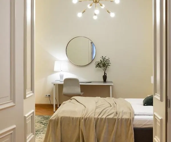 Daire Old Modern And Spacious 2 Bedroom