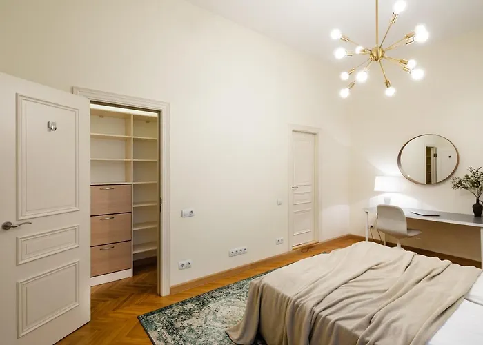 Old Modern And Spacious 2 Bedroom Daire