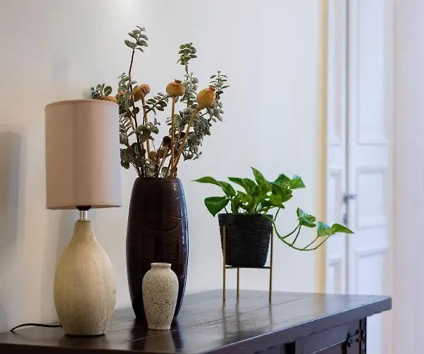 Διαμέρισμα Old Modern And Spacious 2 Bedroom