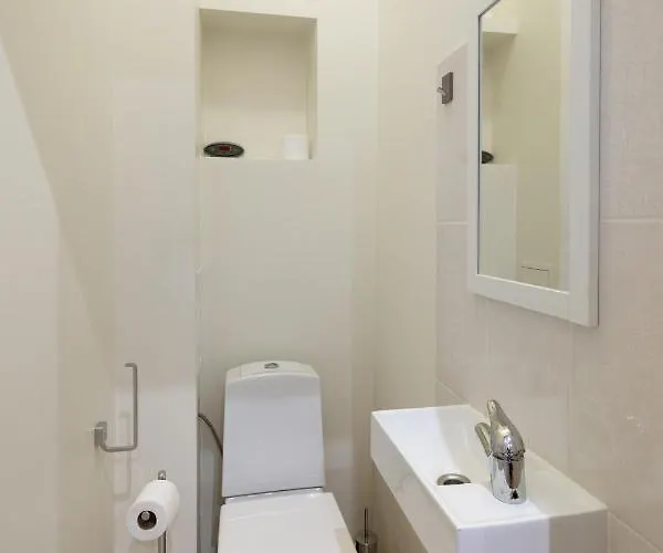 Διαμέρισμα Old Modern And Spacious 2 Bedroom