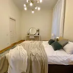 Old Modern And Spacious 2 Bedroom * Рига